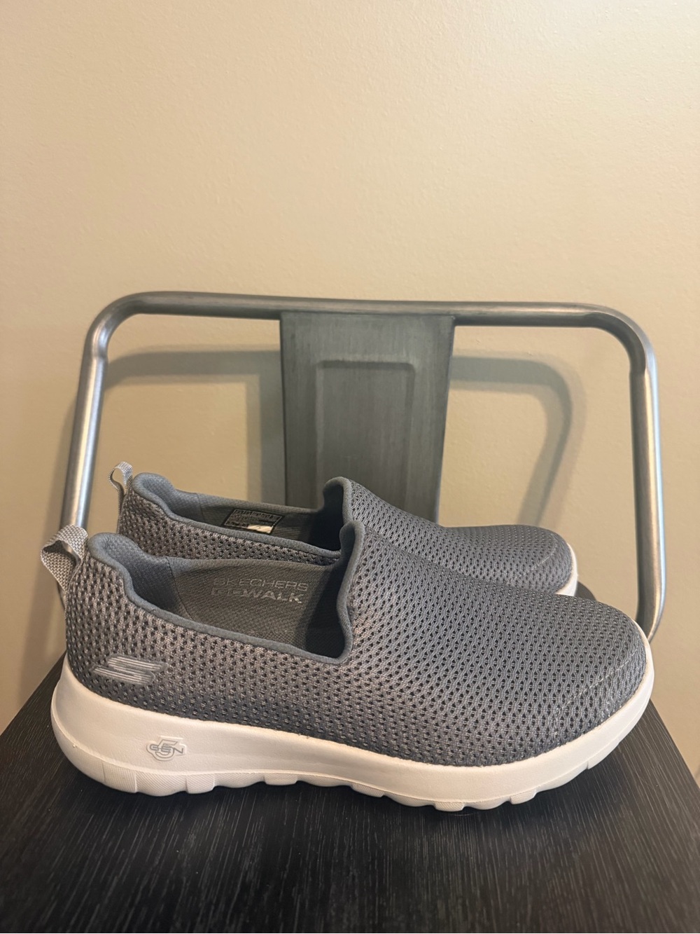 Skechers GOwalk Max Charcoal Slip On Walking Shoes 6.5